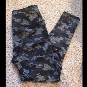 Kyodan Camo Leggings Size M
